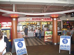 Comfortable 3-bed Caravan - Combe Haven