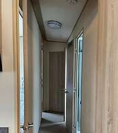 Comfortable 3-bed Caravan - Combe Haven