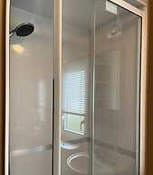 Comfortable 3-bed Caravan - Combe Haven