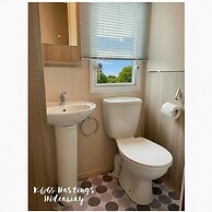 Comfortable 3-bed Caravan - Combe Haven