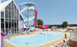 Comfortable 3-bed Caravan - Combe Haven