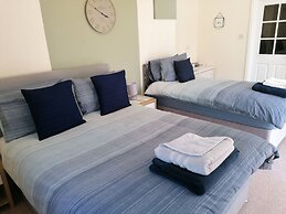 Stunning Holiday Accommodation by the sea