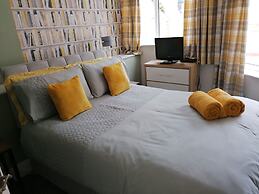 Stunning Holiday Accommodation by the sea