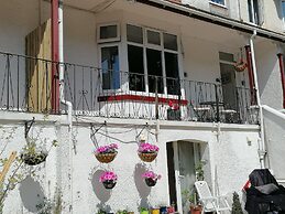 Stunning Holiday Accommodation by the sea