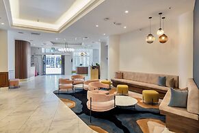 Central Queen St Apartment | Aircon & WiFi