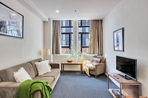 Central Queen St Apartment | Aircon & WiFi