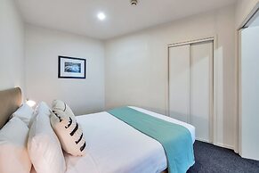 Central Queen St Apartment | Aircon & WiFi