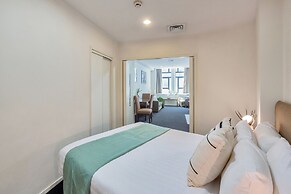 Central Queen St Apartment | Aircon & WiFi