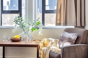 Central Queen St Apartment | Aircon & WiFi