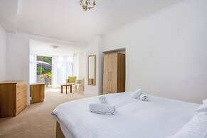 Abbey Lawn Hotel
