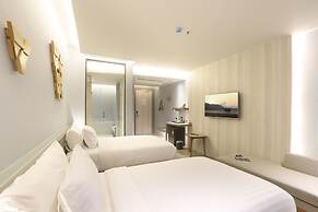 The Signature Hotel Airport