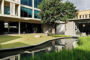 The Signature Hotel Airport