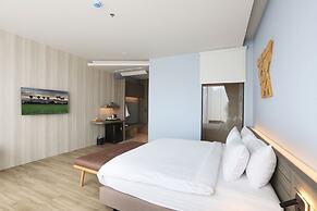 The Signature Hotel Airport