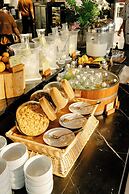 The Signature Hotel Airport