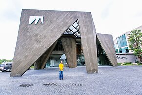 The Signature Hotel Airport
