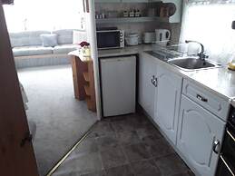 3 bed Caravan Suzie 1,10 Mins From Beach Suzie 1