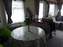 3 bed Caravan Suzie 1,10 Mins From Beach Suzie 1