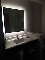 Holiday Inn Express & Suites Jackson by IHG