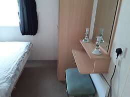 2 bed Caravan Approx 10 Mins From Beach Suzie 2