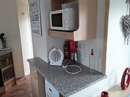 2 bed Caravan Approx 10 Mins From Beach Suzie 2