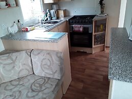 2 bed Caravan Approx 10 Mins From Beach Suzie 2