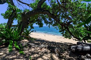 Haena Beach House 2 Bedroom Home by RedAwning