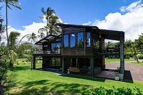 Haena Beach House 2 Bedroom Home by RedAwning