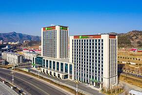 Holiday Inn Express Chengde Park View, an IHG Hotel