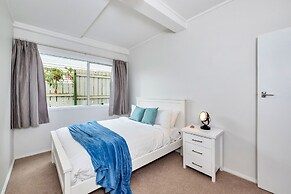 Kingsland Contemporary 2BR with Carpark