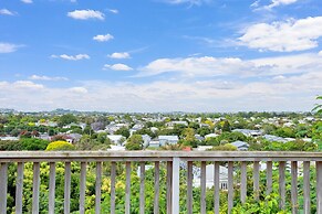 Kingsland Contemporary 2BR with Carpark