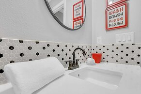 Gorgeous Lake View and Large Game Room, CDC Standards #4av243