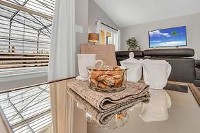 Gorgeous Lake View and Large Game Room, CDC Standards #4av243