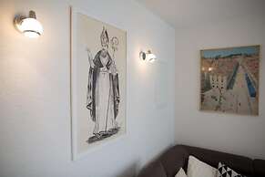 Serious Job Apartment