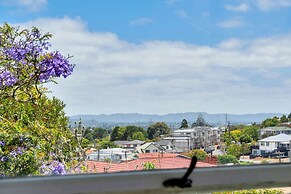 Bright Airy & Spacious 3 BR Home