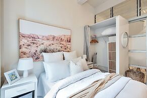 Awesome Cool Beachy 2BR CBD Gem Wifi