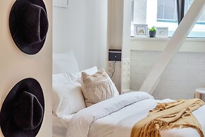 Awesome Cool Beachy 2BR CBD Gem Wifi