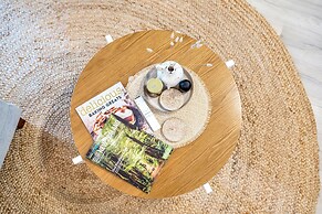 Awesome Cool Beachy 2BR CBD Gem Wifi