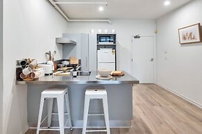 Awesome Cool Beachy 2BR CBD Gem Wifi