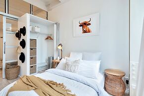 Awesome Cool Beachy 2BR CBD Gem Wifi