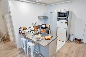 Awesome Cool Beachy 2BR CBD Gem Wifi