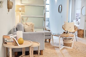 Awesome Cool Beachy 2BR CBD Gem Wifi