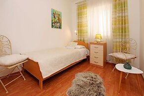 Sunshine Apartment Doda