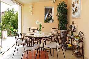 Sunshine Apartment Doda