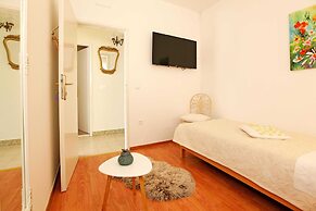 Sunshine Apartment Doda