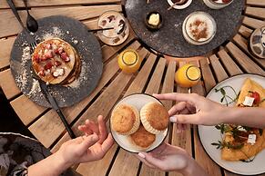 Apikia Santorini - Adults Only