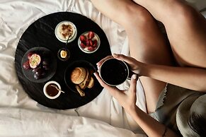 Apikia Santorini - Adults Only