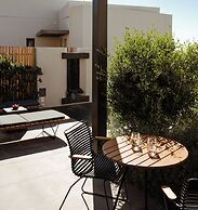 Apikia Santorini - Adults Only