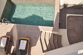 Apikia Santorini - Adults Only