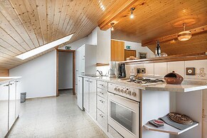 House Mavko Near Lake Cerknica