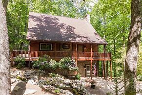 Iron Mountain Lodge 3 Bedroom Cabin by RedAwning